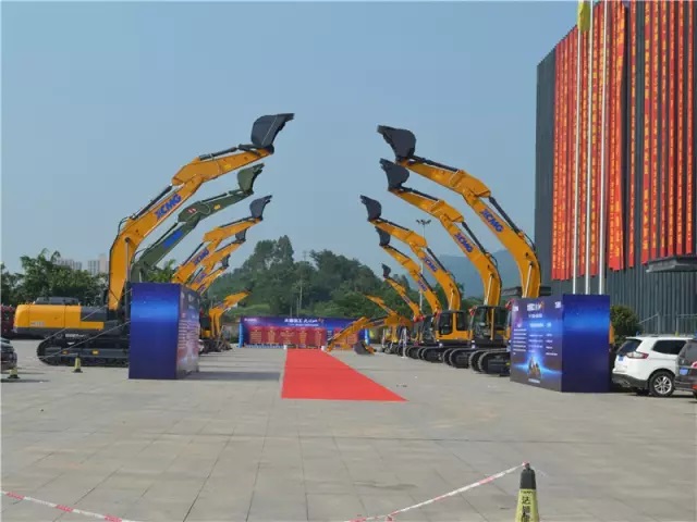 “偉大的勝利、徐工的驕傲”感恩定貨會(huì)簡報(bào)